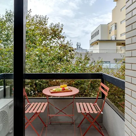Bright Flat With Balcony & Garage By Hostwise * Matosinhos (Porto)